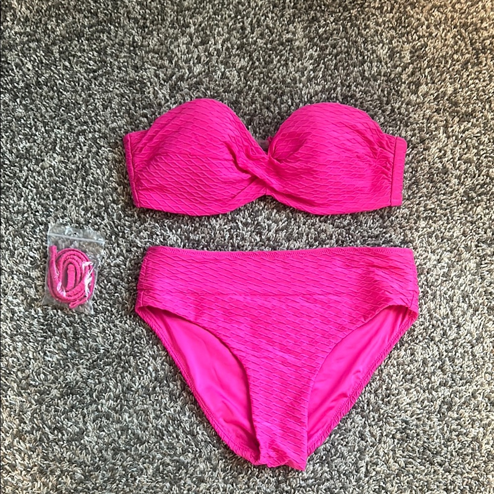 VS Strapless Bombshell Add-2-Cups Push-Up Bikini set. Straps included.